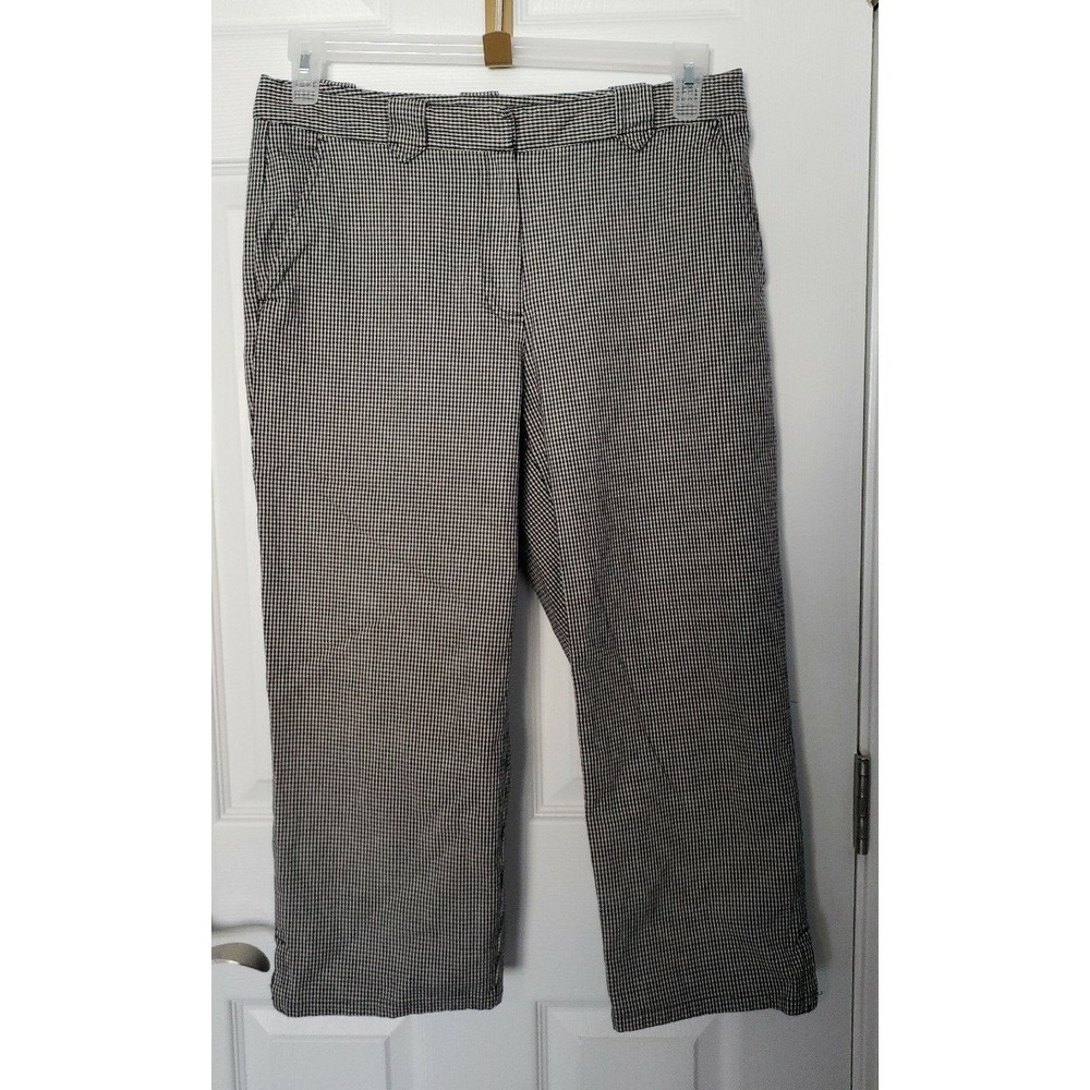 Villager by Liz Claiborne Womans Capri pants Size 10